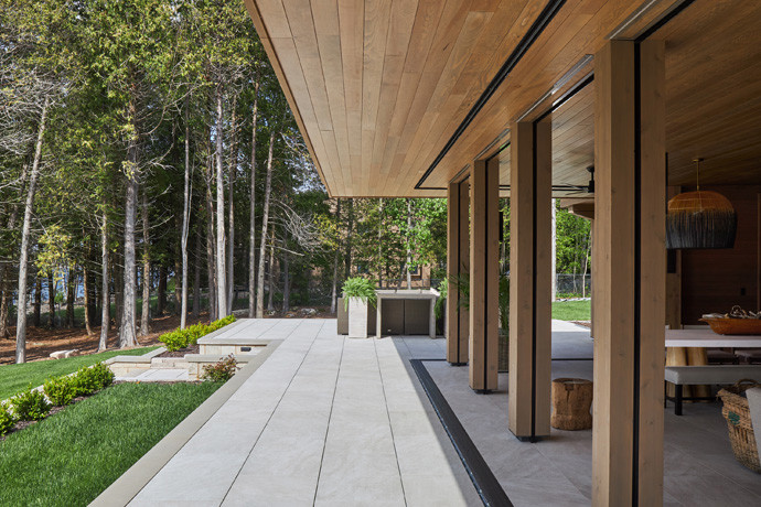 Covered outdoor space with nature view