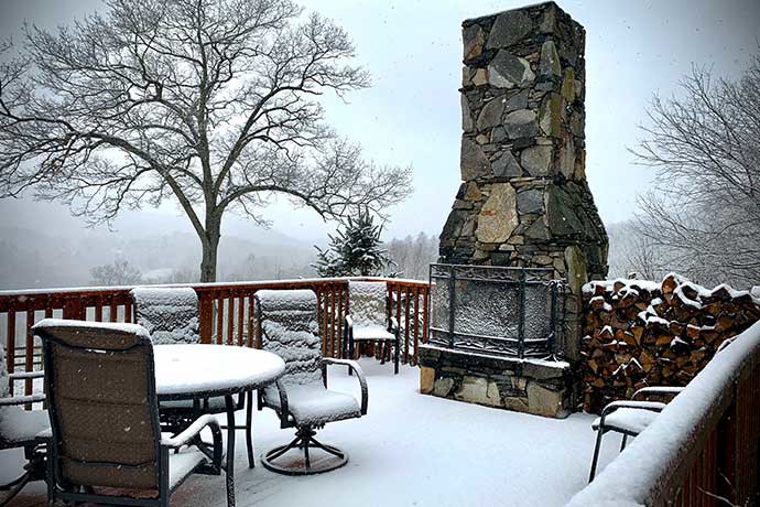 3. Winter Wonderland: Embracing Nature with Outdoor Designs